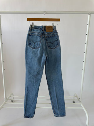 3048. Vintage Levis size 22 - amandenimes - 3048. Vintage Levis size 22 -