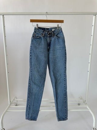 3048. Vintage Levis size 22 - amandenimes - 3048. Vintage Levis size 22 -