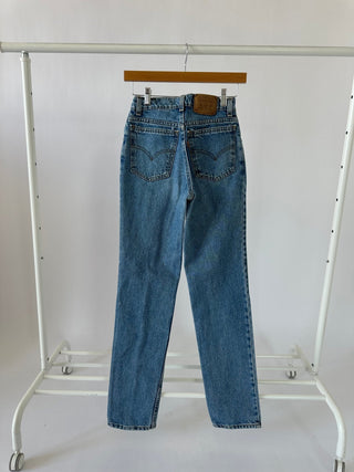 3052. Vintage Levis size 23 - amandenimes - 3052. Vintage Levis size 23 -