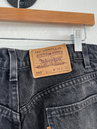 2076. Vintage Levis size 32 - amandenimes - 2076. Vintage Levis size 32 -