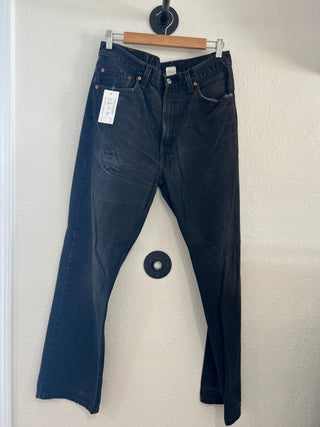 2057. Vintage Levis size 31 - amandenimes - 2057. Vintage Levis size 31 -