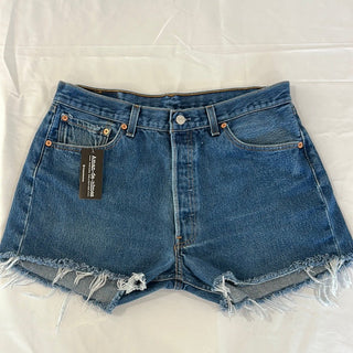 102. Vintage Levi shorts size 32 - amandenimes - 102. Vintage Levi shorts size 32 -