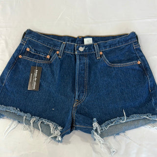 134. Vintage Levi shorts size 32 - amandenimes - 134. Vintage Levi shorts size 32 -