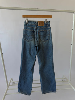 5028. Size 23 Vintage Levis