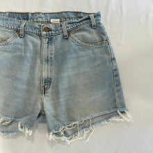 Load image into Gallery viewer, 1143. Vintage Levis size 34
