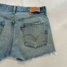 Load image into Gallery viewer, 1117. Vintage Levis size 31
