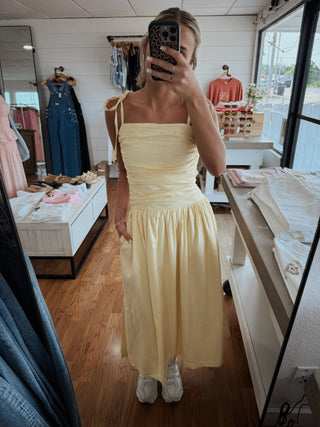 Butter yellow midi dress - amandenimes - Butter yellow midi dress - 