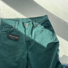 Load image into Gallery viewer, 99. Vintage Levis size 27
