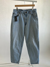 Load image into Gallery viewer, 90. Vintage Levis size 31
