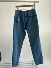 Load image into Gallery viewer, 44. Vintage Levis size 29
