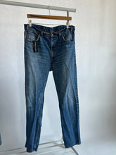 Load image into Gallery viewer, 2. Vintage Levis size 35
