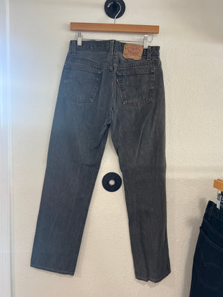 2086. Vintage Levis size 28