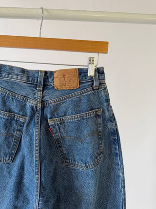 4008. Size 25 Vintage Levis - Vintage Denim