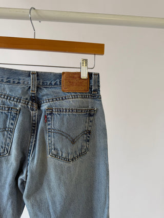 4009. Size 25 Vintage Levis - Vintage Denim