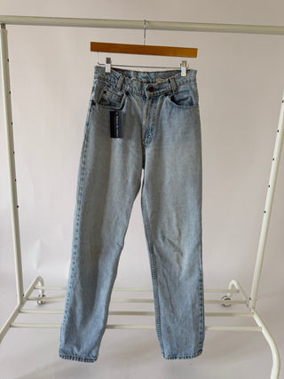 4010. Size 25 Vintage Levis - Vintage Denim