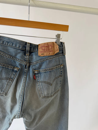 4015. Size 26 Vintage Levis - Vintage Denim