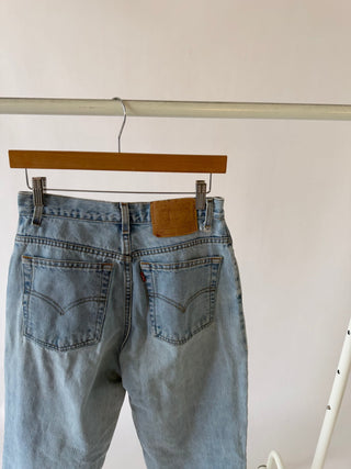 4019. Size 26 Vintage Levis - Vintage Denim
