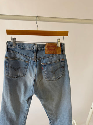 4025. Size 26 Vintage Levis - Vintage Denim