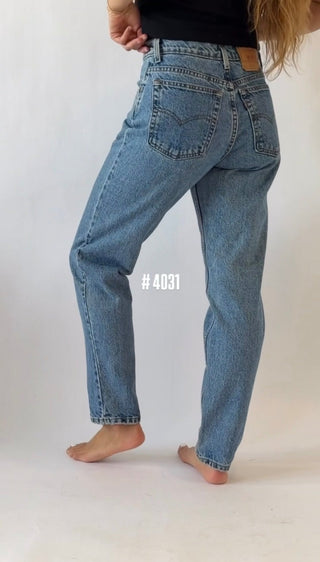 4031. Size 27 Vintage Levis - Vintage Denim