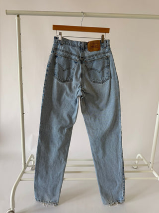 4032. Size 27 Vintage Levis - Vintage Denim