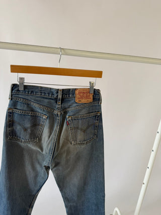 4033. Size 27 Vintage Levis - Vintage Denim