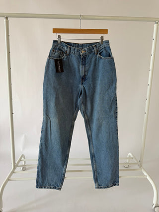 4035. Size 27 Vintage Levis - Vintage Denim
