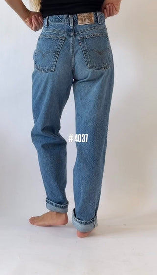 4037. Size 27 Vintage Levis - Vintage Denim