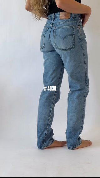 4038. Size 27 Vintage Levis - Vintage Denim
