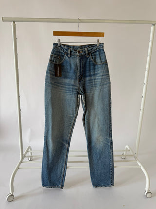 4043. Size 27 Vintage Levis - Vintage Denim