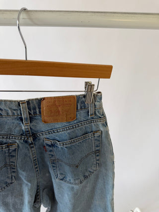 4047. Size 27 Vintage Levis - Vintage Denim