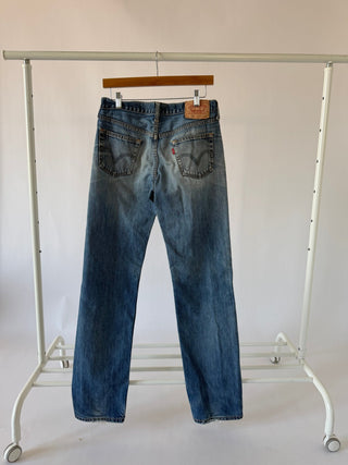 4049. Size 28 Vintage Levis - Vintage Denim
