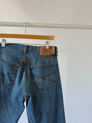 4059. Size 28 Vintage Levis - Vintage Denim