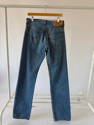 4059. Size 28 Vintage Levis - Vintage Denim