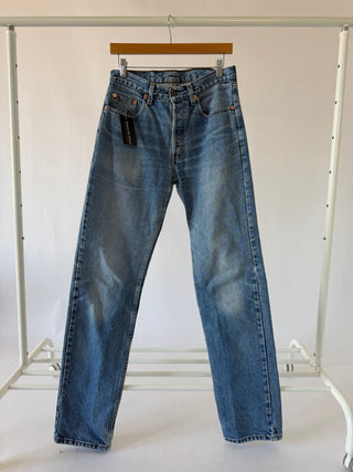 4062. Size 28 Vintage Levis - Vintage Denim