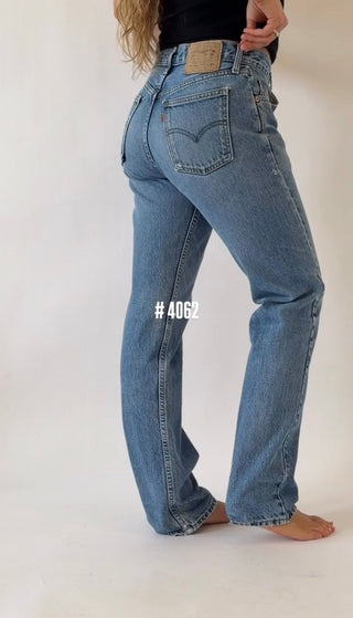 4062. Size 28 Vintage Levis - Vintage Denim