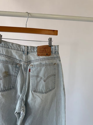 4069. Size 29 Vintage Levis - Vintage Denim