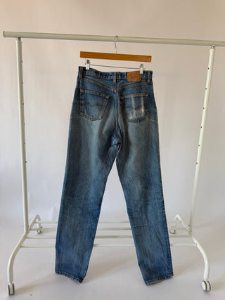 4070. Size 29 Vintage Levis - Vintage Denim