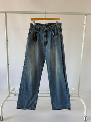 4071. Size 29 Vintage Levis - Vintage Denim