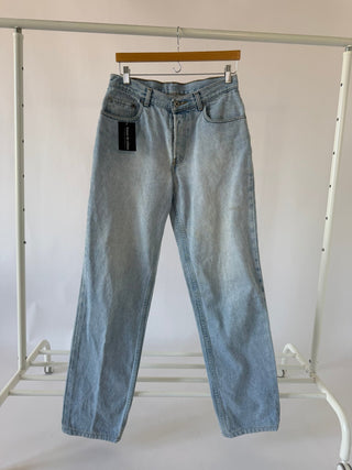 4074. Size 29 Vintage Levis - Vintage Denim