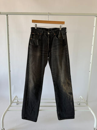 4076. Size 29 Vintage Levis - Vintage Denim