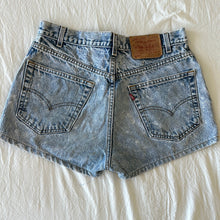 Load image into Gallery viewer, 330. Vintage Levis size 29
