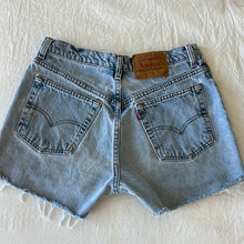 Load image into Gallery viewer, 312. Vintage Levis size 29
