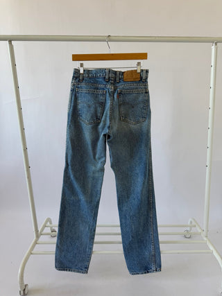 5009. Size 28 Vintage Levis - Vintage Denim
