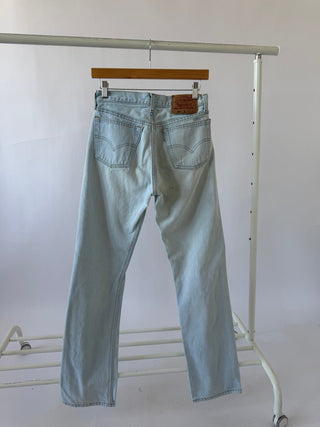 5017. Size 26 Vintage Levis - Vintage Denim