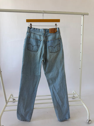 5018. Size 26 Vintage Levis - Vintage Denim
