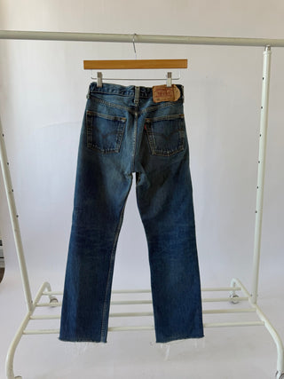 5019. Size 25 Vintage Levis - Vintage Denim