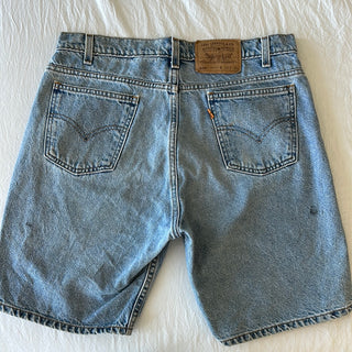 318. Vintage Levis size 33