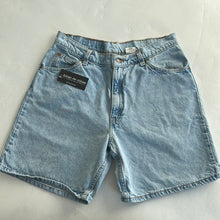 Load image into Gallery viewer, 98. Vintage Levis size 28
