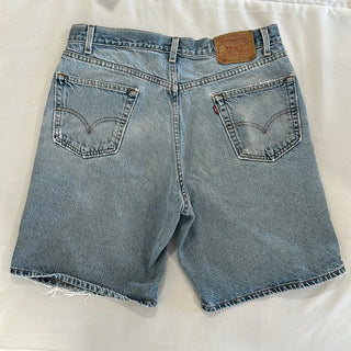 1137. Vintage Levis size 33