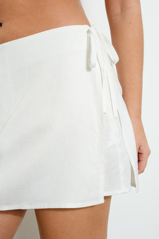 The Felicia Tie Side Mini Skort - White